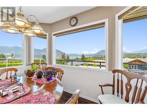 2051 3 Avenue Se, Salmon Arm, BC - Indoor Photo Showing Dining Room