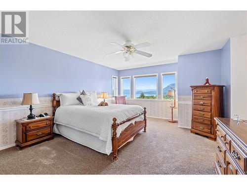 2051 3 Avenue Se, Salmon Arm, BC - Indoor Photo Showing Bedroom