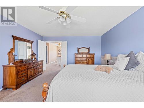 2051 3 Avenue Se, Salmon Arm, BC - Indoor Photo Showing Bedroom