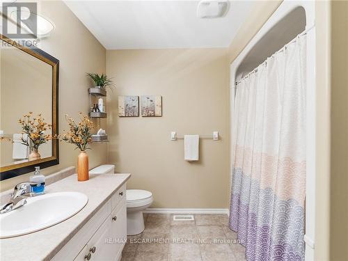 9 - 35 Stratford Terrace, Brantford, ON - Indoor Photo Showing Bathroom