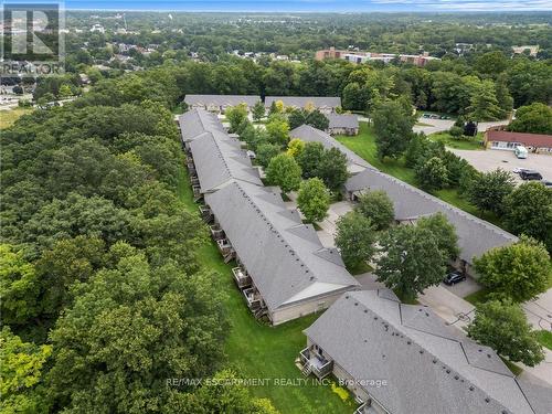 9 - 35 Stratford Terrace, Brantford, ON - Outdoor With View