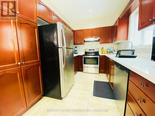 80 Greenstem Crescent, Hamilton (Stoney Creek), ON - Indoor Photo Showing Kitchen