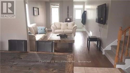 80 Greenstem Crescent, Hamilton (Stoney Creek), ON - Indoor Photo Showing Living Room