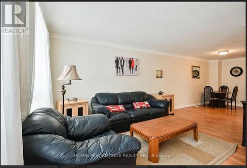 544 First Avenue, Welland, ON - Indoor Photo Showing Living Room