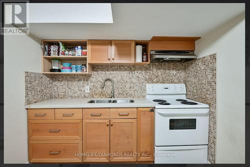 544 First Avenue, Welland, ON - Indoor Photo Showing Kitchen With Double Sink