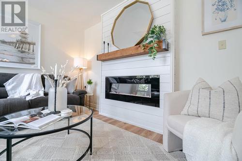 344 East 12Th Street, Hamilton (Hill Park), ON - Indoor Photo Showing Living Room With Fireplace