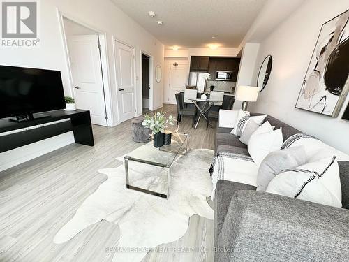 304 - 460 Dundas Street E, Hamilton, ON - Indoor Photo Showing Living Room