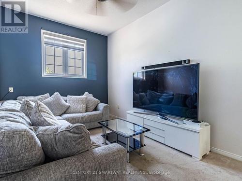 32 Creekwood Drive, Brampton (Snelgrove), ON - Indoor Photo Showing Living Room