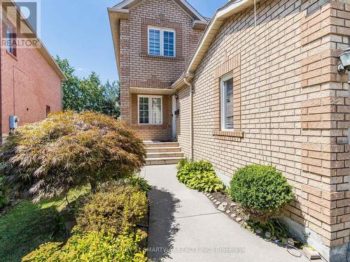 32 Creekwood Drive, Brampton (Snelgrove), ON - Outdoor