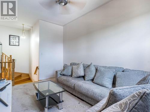 32 Creekwood Drive, Brampton (Snelgrove), ON - Indoor Photo Showing Living Room