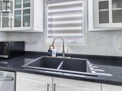 32 Creekwood Drive, Brampton (Snelgrove), ON - Indoor Photo Showing Kitchen With Double Sink