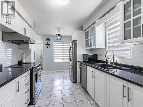 32 Creekwood Drive, Brampton (Snelgrove), ON - Indoor Photo Showing Kitchen With Stainless Steel Kitchen With Double Sink