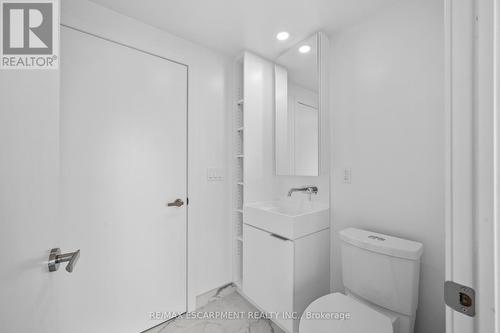 1503 - 370 Martha Street, Burlington, ON - Indoor Photo Showing Bathroom