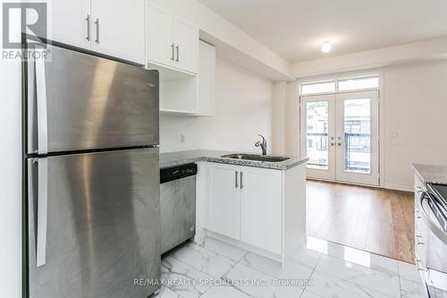 3016 Islington Avenue, Toronto (Humber Summit), ON - Indoor Photo Showing Kitchen