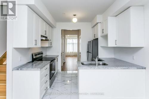 3016 Islington Avenue, Toronto (Humber Summit), ON - Indoor Photo Showing Kitchen