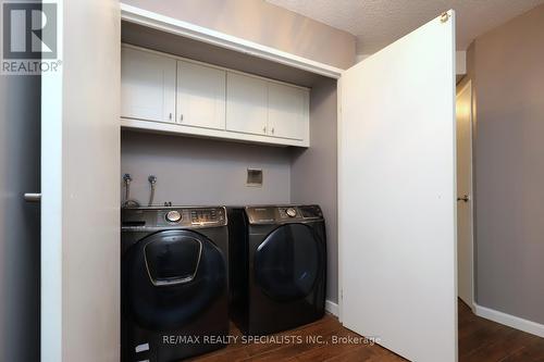 2208 - 3650 Kaneff Crescent, Mississauga (Mississauga Valleys), ON - Indoor Photo Showing Laundry Room