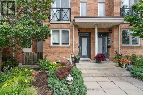 40 Market Garden Mews, Toronto (Stonegate-Queensway), ON - Outdoor