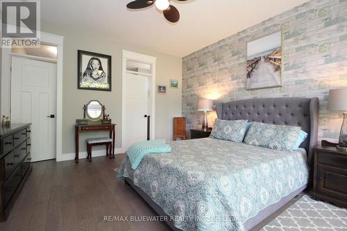 10138 Merrywood Drive, Lambton Shores (Grand Bend), ON - Indoor Photo Showing Bedroom