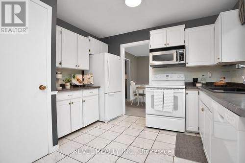 112 Applewood Crescent, London, ON - Indoor Photo Showing Kitchen