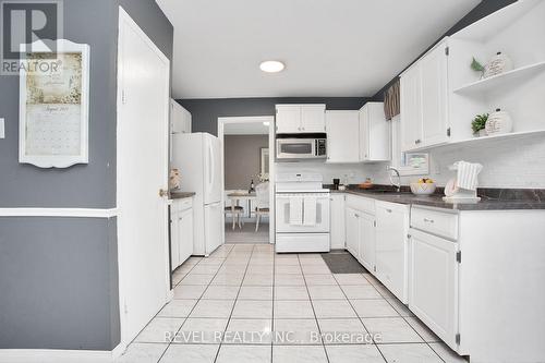 112 Applewood Crescent, London, ON - Indoor Photo Showing Kitchen