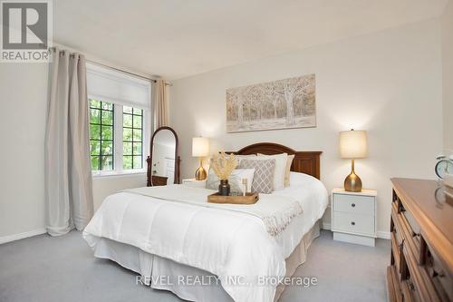 112 Applewood Crescent, London, ON - Indoor Photo Showing Bedroom