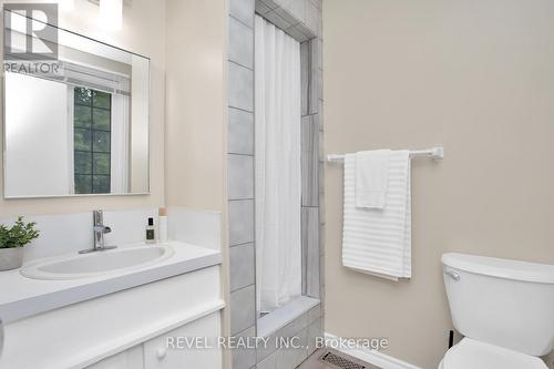 112 Applewood Crescent, London, ON - Indoor Photo Showing Bathroom