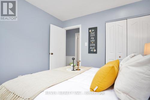 112 Applewood Crescent, London, ON - Indoor Photo Showing Bedroom