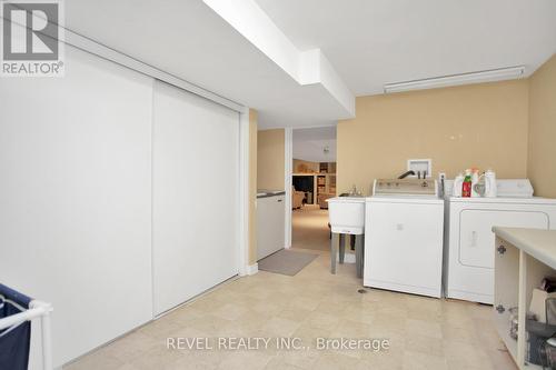 112 Applewood Crescent, London, ON - Indoor Photo Showing Laundry Room