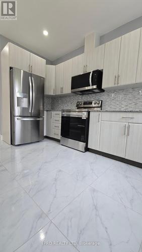 128 Oakdale Avenue, St. Catharines, ON - Indoor Photo Showing Kitchen With Stainless Steel Kitchen