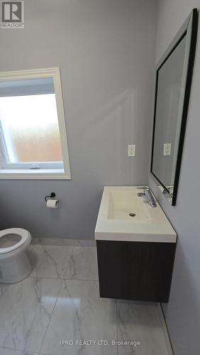 128 Oakdale Avenue, St. Catharines, ON - Indoor Photo Showing Bathroom