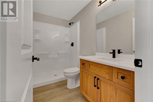 800 Myers Road Unit# 205, Cambridge, ON - Indoor Photo Showing Bathroom