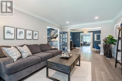 81 Flanders Drive, Hamilton (Waterdown), ON - Indoor Photo Showing Living Room