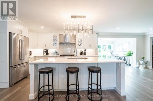 81 Flanders Drive, Hamilton (Waterdown), ON - Indoor Photo Showing Kitchen With Upgraded Kitchen