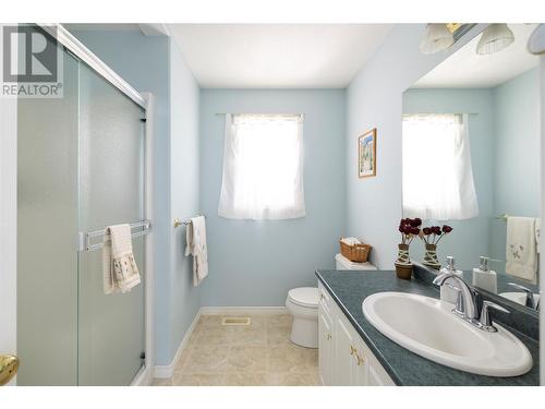 642 Mt Thor Drive, Vernon, BC - Indoor Photo Showing Bathroom