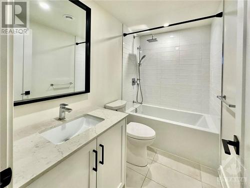 25 O'Meara Street Unit#B, Ottawa, ON - Indoor Photo Showing Bathroom