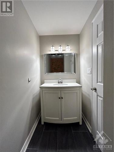 6869 Bilberry Drive, Ottawa, ON - Indoor Photo Showing Bathroom