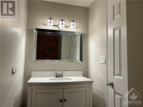 6869 Bilberry Drive, Ottawa, ON - Indoor Photo Showing Bathroom