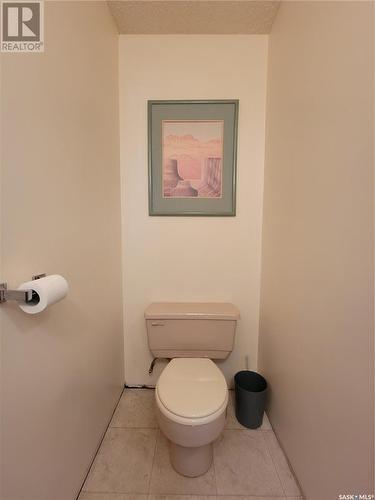 343 La Ronge Road, Saskatoon, SK - Indoor Photo Showing Bathroom