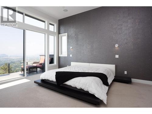 1738 Carnegie Street, Kelowna, BC - Indoor Photo Showing Bedroom