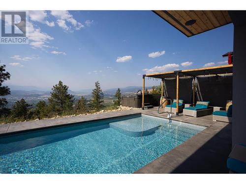 1738 Carnegie Street, Kelowna, BC - Outdoor With In Ground Pool