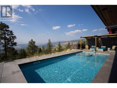 1738 Carnegie Street, Kelowna, BC - Outdoor With In Ground Pool