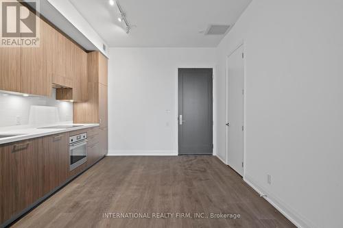 209 - 33 Frederick Todd Way, Toronto (Thorncliffe Park), ON - Indoor Photo Showing Kitchen