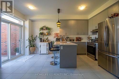 5 Caton Lane, Ajax (Northwest Ajax), ON - Indoor Photo Showing Kitchen