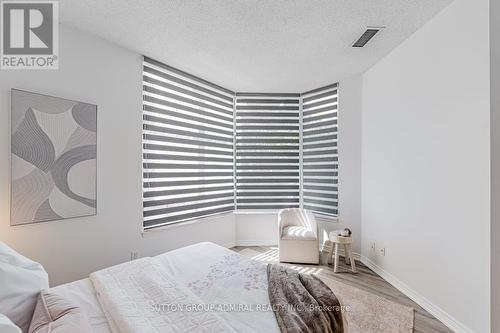 102 - 1 Emerald Lane, Vaughan, ON - Indoor Photo Showing Bedroom