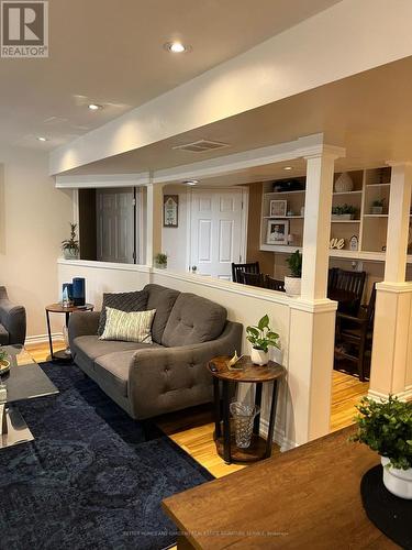 82 Chalkfarm Crescent, Brampton (Northwest Brampton), ON - Indoor Photo Showing Living Room