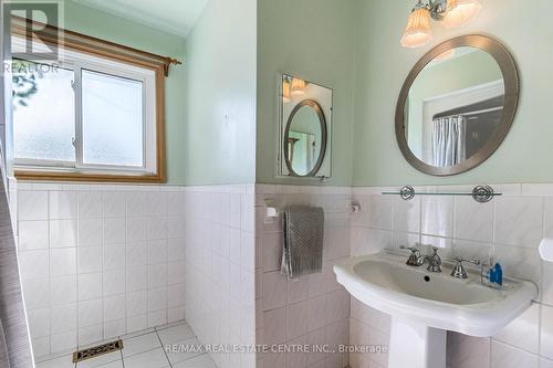 118 Ontario Street, Halton Hills, ON - Indoor Photo Showing Bathroom