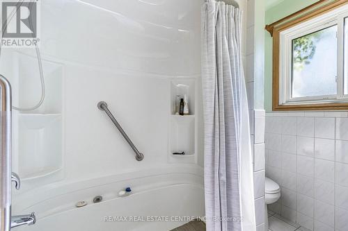 118 Ontario Street, Halton Hills, ON - Indoor Photo Showing Bathroom