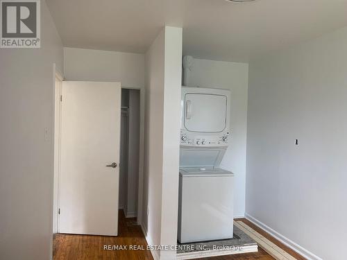 Upper - 23 Avondale Boulevard, Brampton, ON - Indoor Photo Showing Laundry Room