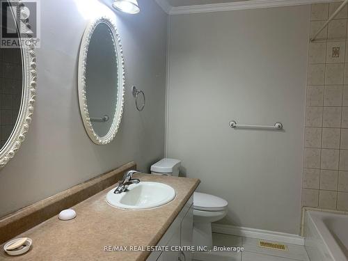 Upper - 23 Avondale Boulevard, Brampton, ON - Indoor Photo Showing Bathroom