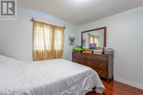 4484 Jenkins Crescent, Mississauga (Hurontario), ON - Indoor Photo Showing Bedroom